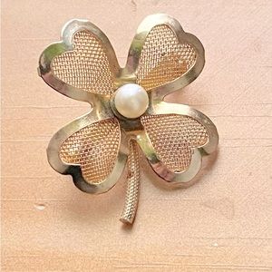 Vintage Coro Four Leaf Clover Mesh Brooch